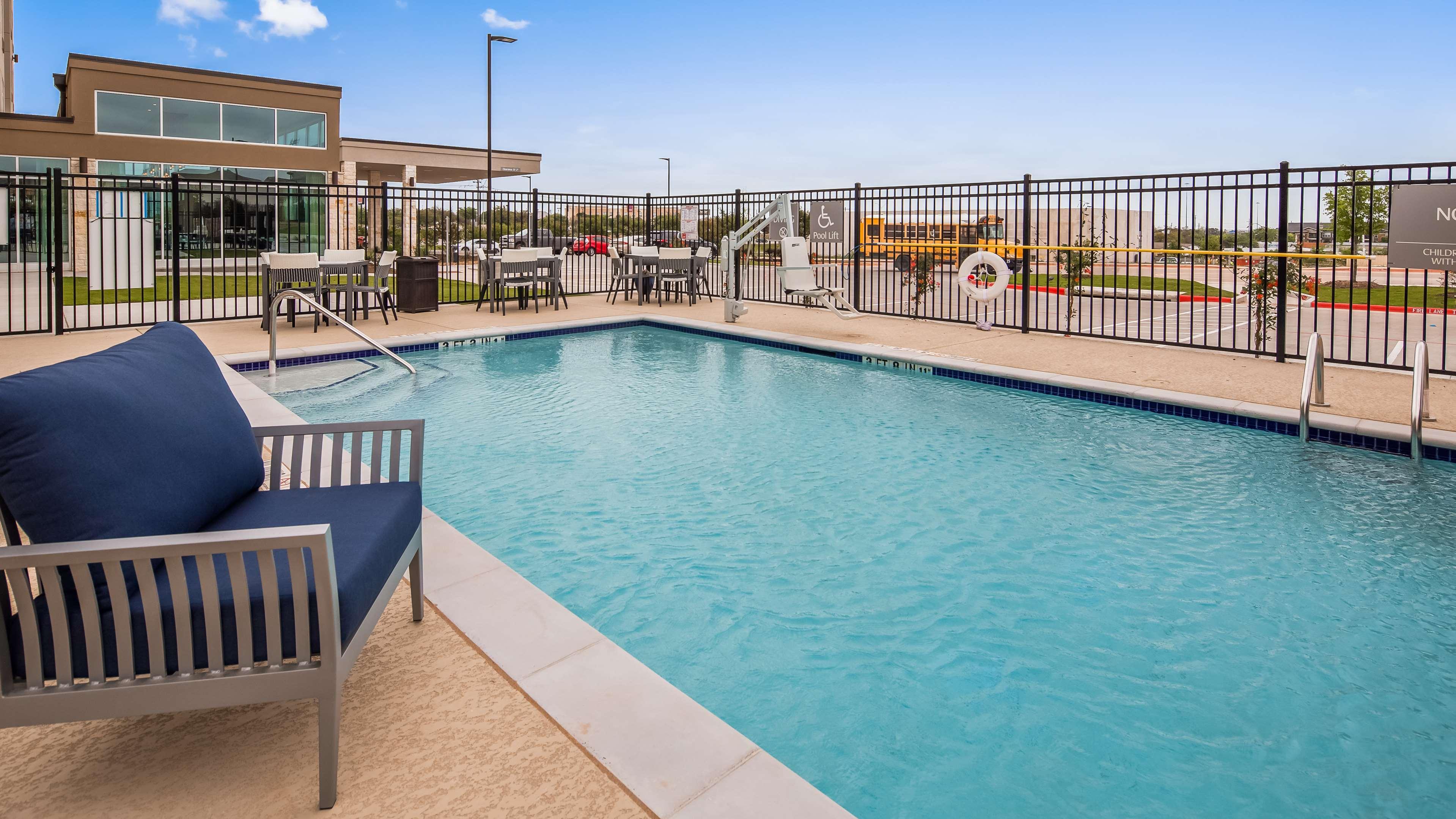 Best Western Plus Drayton Valley All Suites Exterior foto